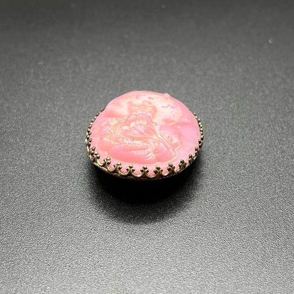 Antique Pink Glass Cameo Brooch - Picture 5 of 6